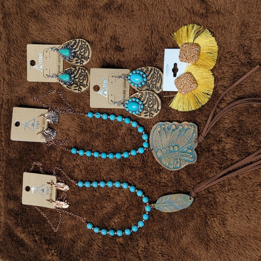 Lot of Western Turquoise Silver Leather Concho Necklace Earrings Set